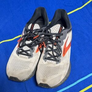 Brooks Men's Athletic Shoes - Gray and Red